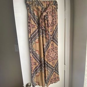 Cool flowy pants. Size large